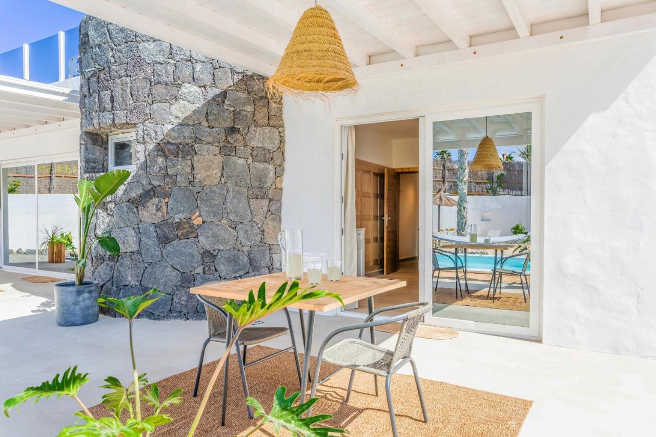 Boutique Beach Villa By Lanzarote Retreats - Private Pool - 1 Min Walk To Sea Pool Charco del Palo Exterior foto